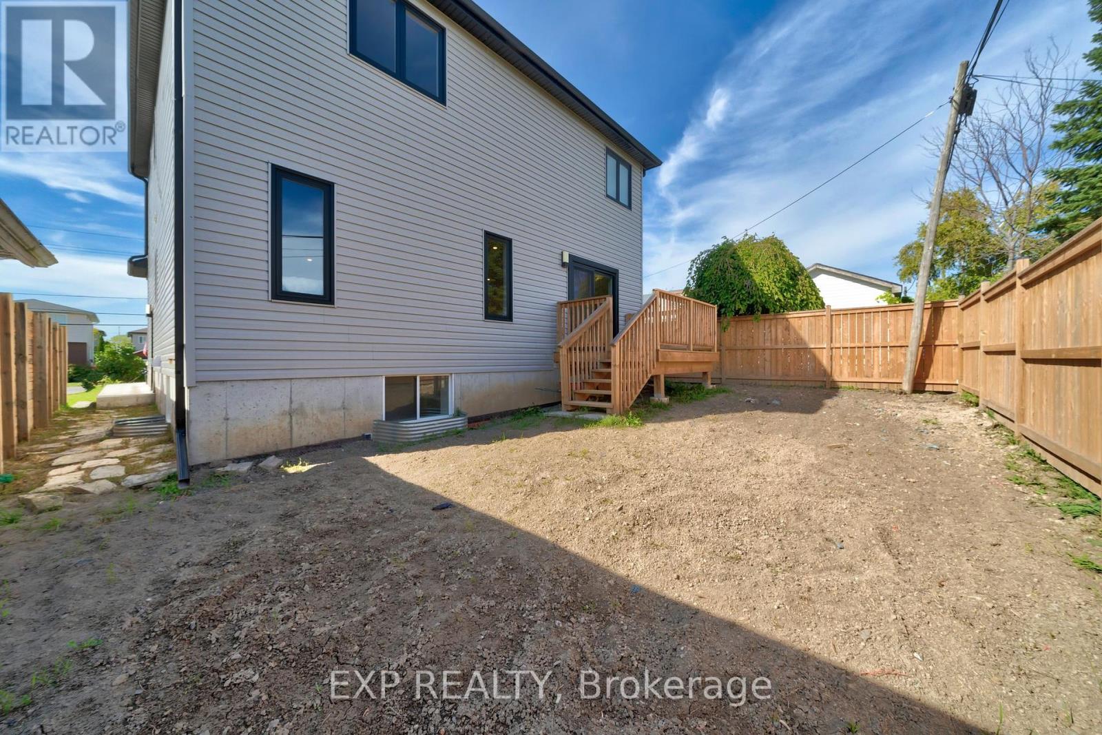 210 Morton Street, Thorold (Allanburg/thorold South), Ontario  L2V 1C7 - Photo 42 - X12444205