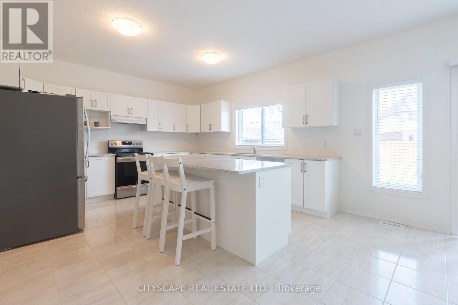79 Plewes Drive, Collingwood, Ontario  L9Y 3B7 - Photo 5 - S12444010