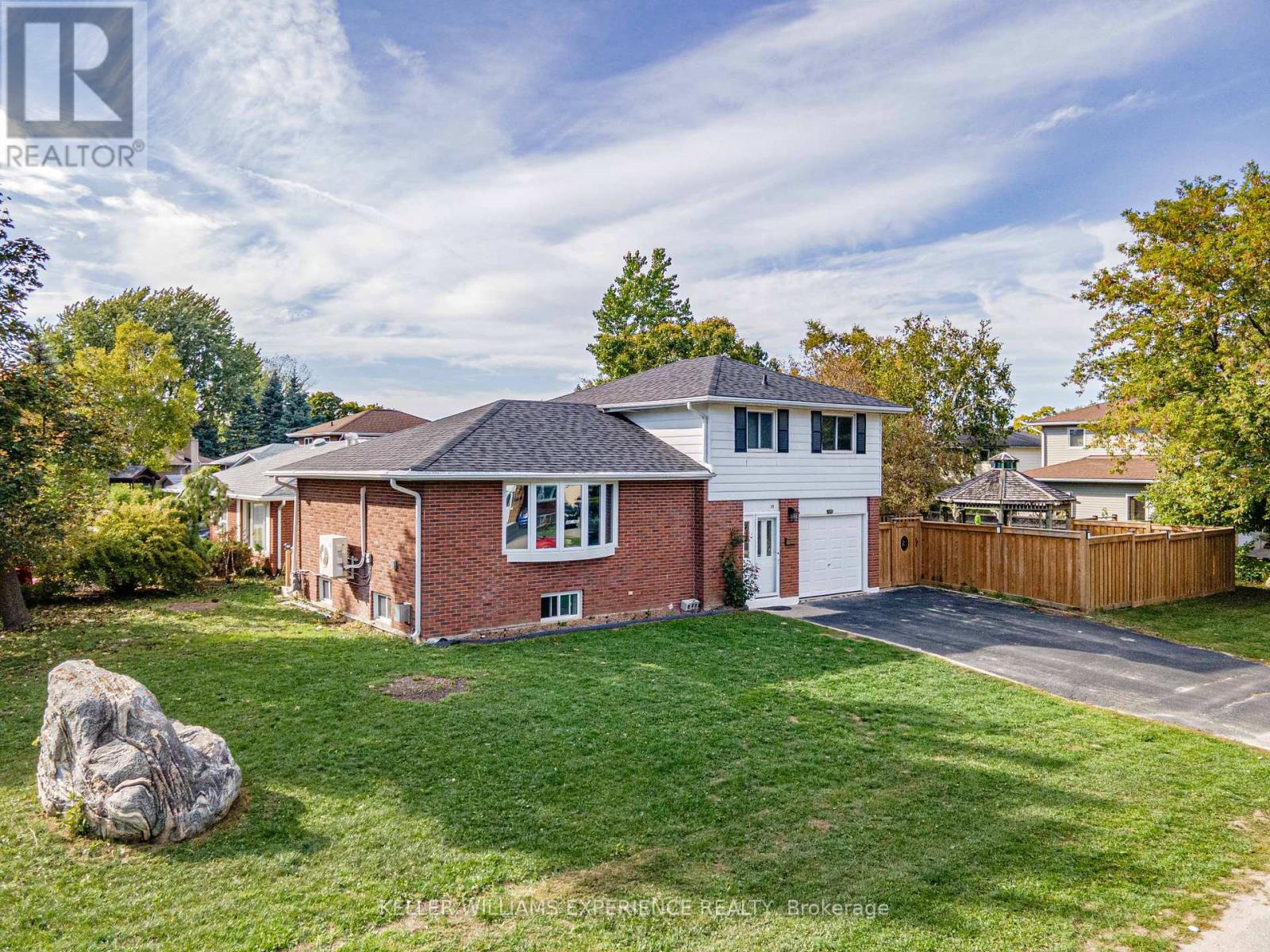 28 Gibbard Crescent, Collingwood, Ontario  L9Y 2C1 - Photo 1 - S12444109