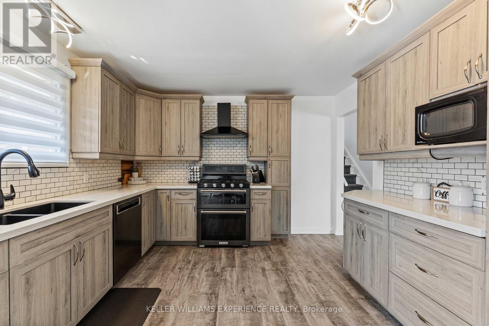 28 Gibbard Crescent, Collingwood, Ontario  L9Y 2C1 - Photo 14 - S12444109