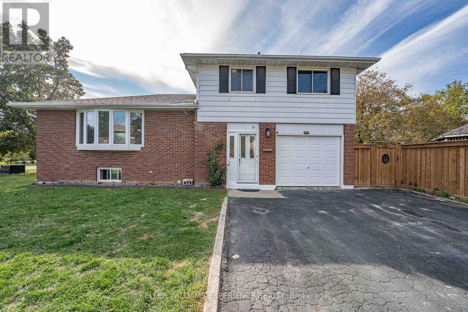 28 Gibbard Crescent, Collingwood, Ontario  L9Y 2C1 - Photo 6 - S12444109