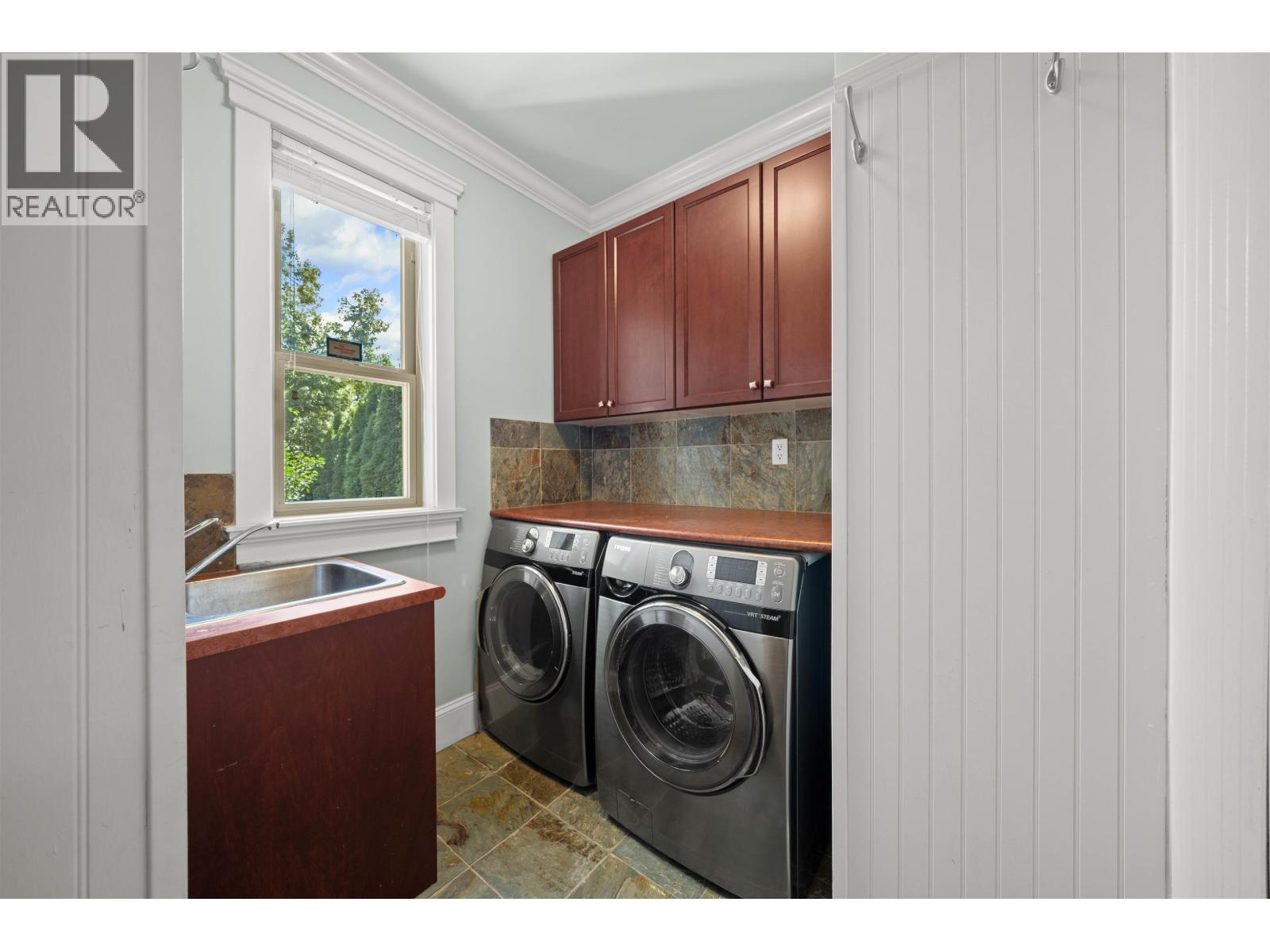 481 Holdom Avenue, Burnaby, British Columbia  V5B 3V3 - Photo 24 - R3055222