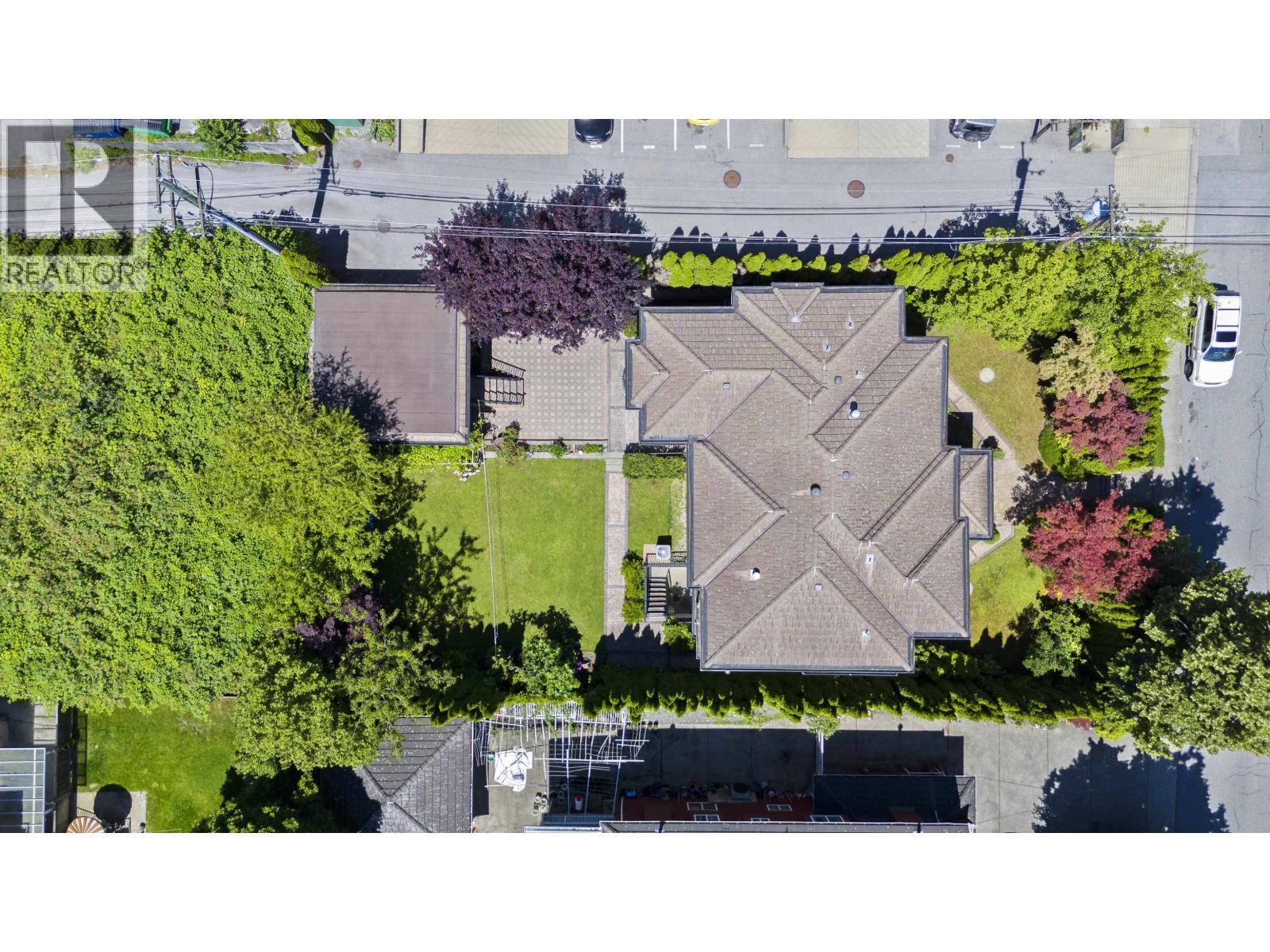 481 Holdom Avenue, Burnaby, British Columbia  V5B 3V3 - Photo 31 - R3055222