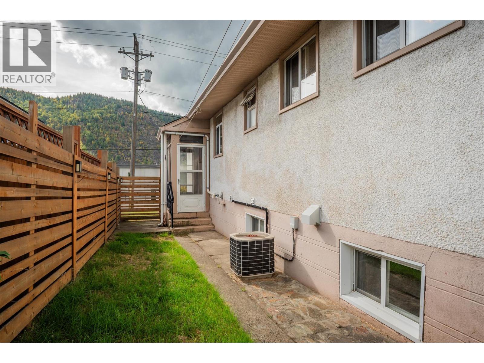 3141 Highway Drive, Trail, British Columbia  V1R 2T4 - Photo 33 - 10364809
