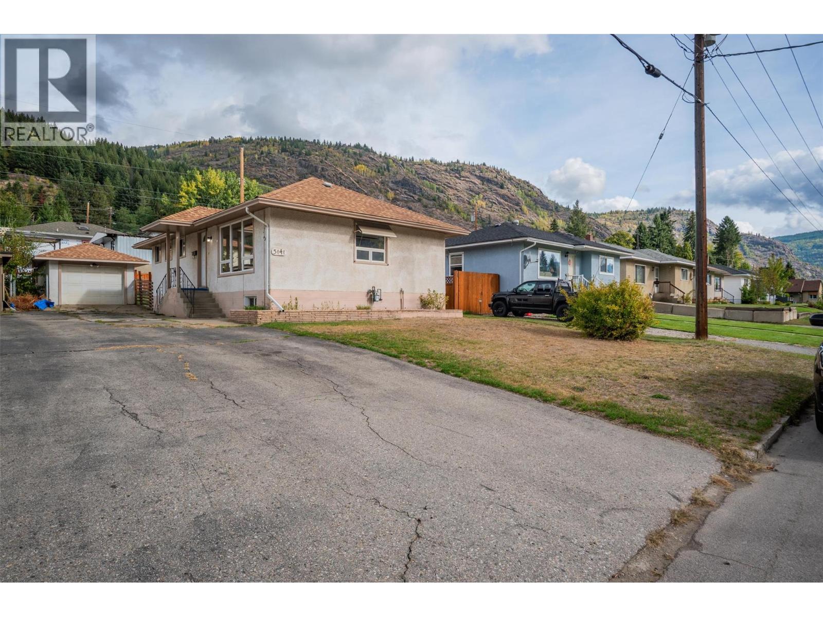 3141 Highway Drive, Trail, British Columbia  V1R 2T4 - Photo 3 - 10364809