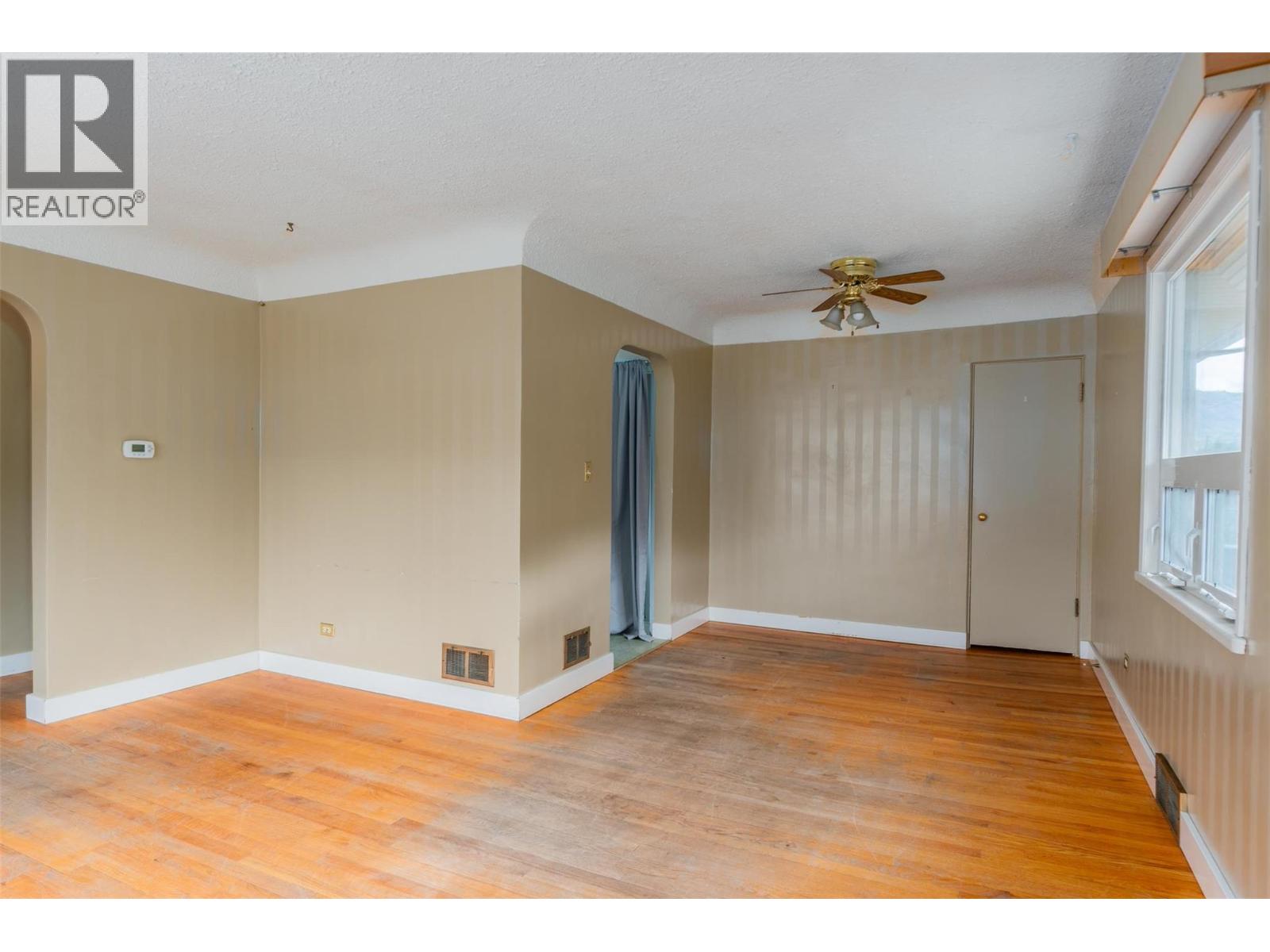 3141 Highway Drive, Trail, British Columbia  V1R 2T4 - Photo 6 - 10364809