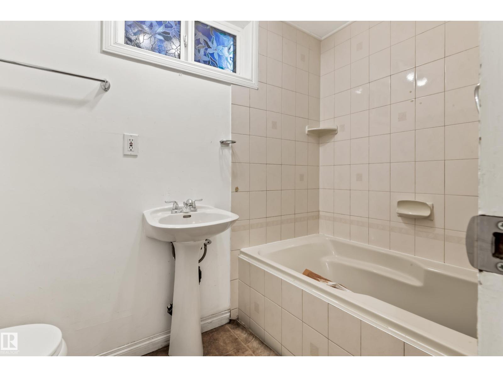 7515 83 St Nw, Edmonton, Alberta  T6C 2Y5 - Photo 14 - E4460749