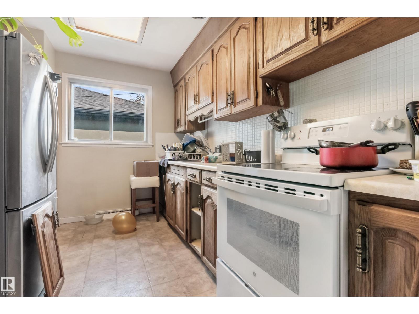 7515 83 St Nw, Edmonton, Alberta  T6C 2Y5 - Photo 6 - E4460749
