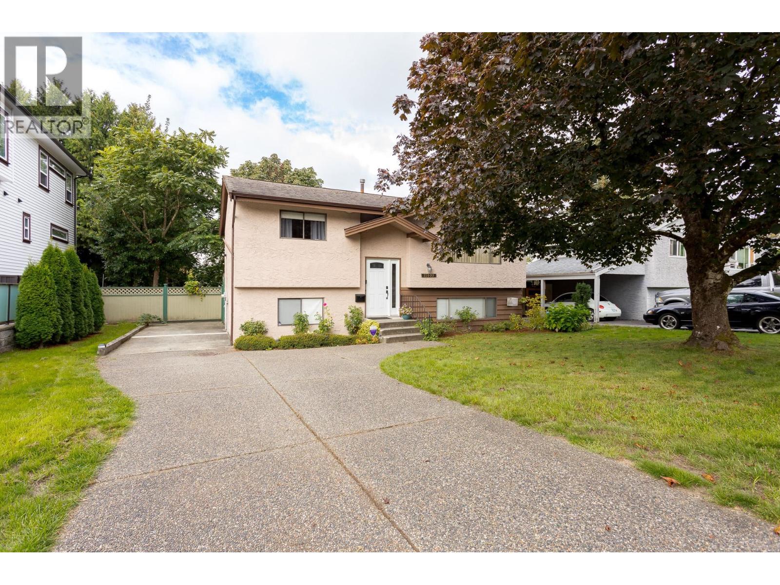11809 230 Street, Maple Ridge, British Columbia  V2X 6R3 - Photo 2 - R3055218