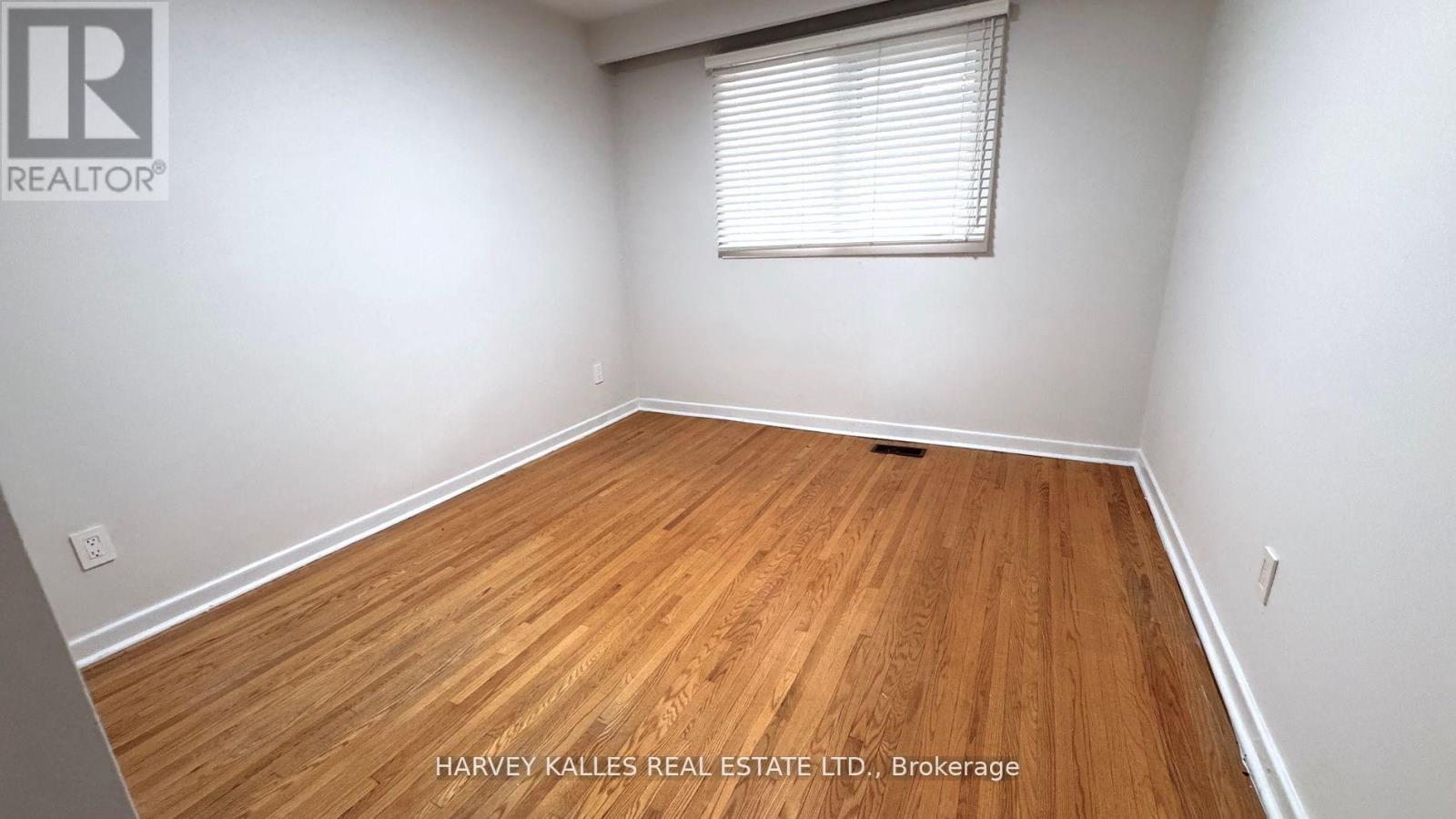 Main Floor - 6 Raven Road, Toronto, Ontario  M6L 2A6 - Photo 10 - W12444022