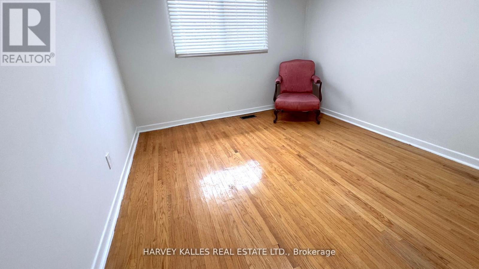 Main Floor - 6 Raven Road, Toronto, Ontario  M6L 2A6 - Photo 11 - W12444022
