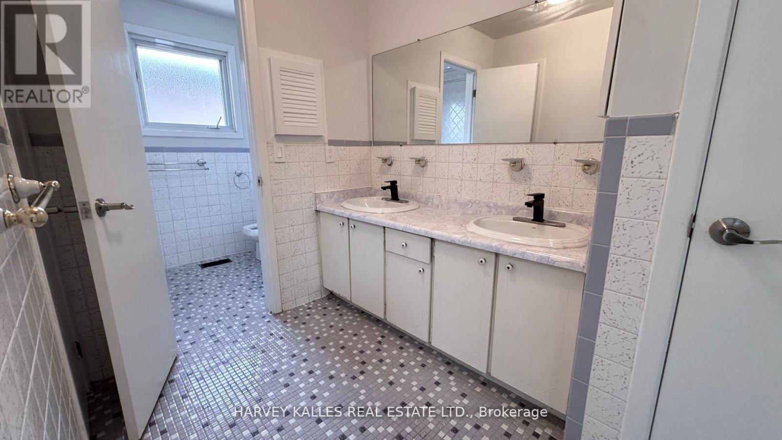 Main Floor - 6 Raven Road, Toronto, Ontario  M6L 2A6 - Photo 12 - W12444022
