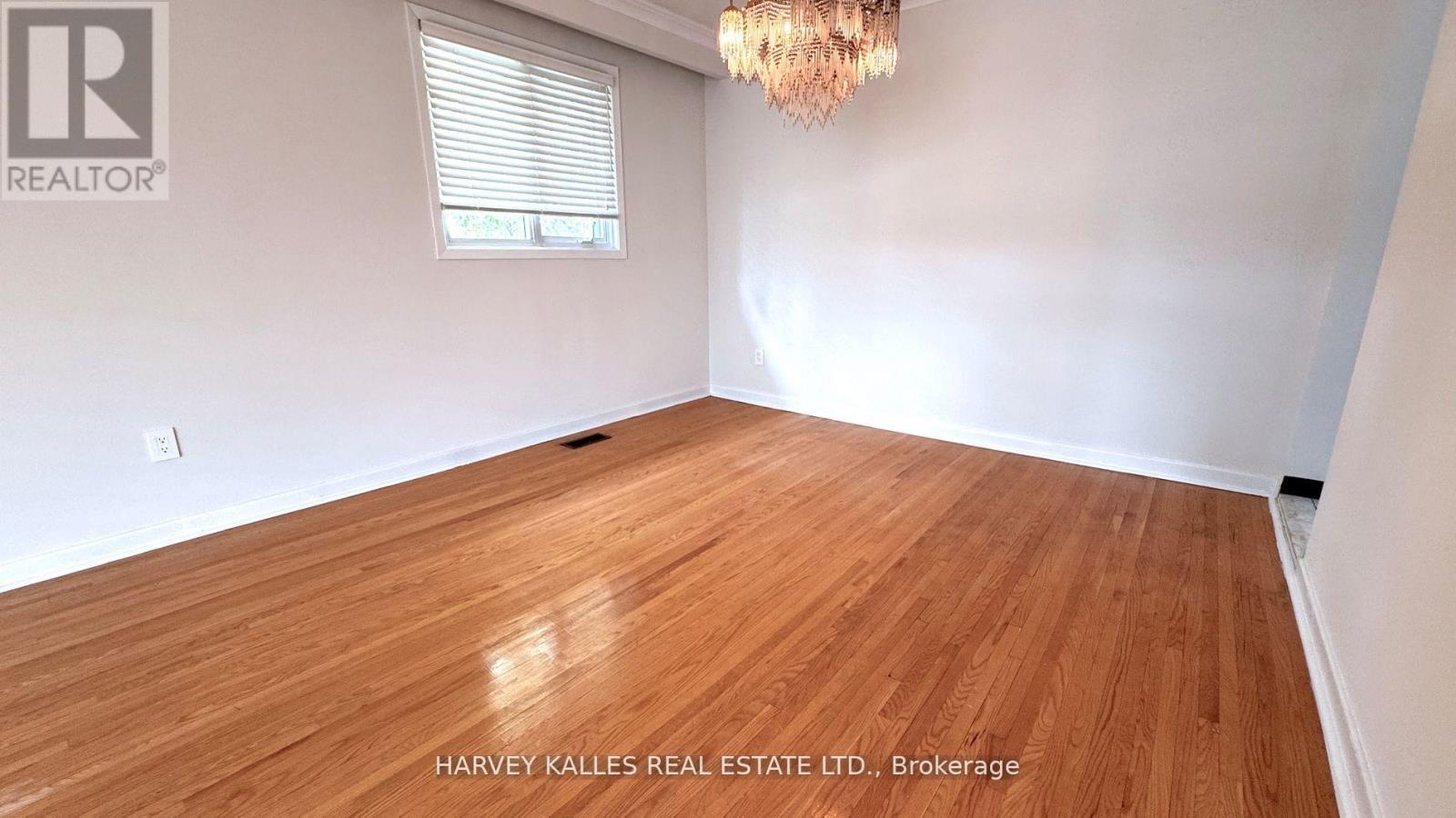 Main Floor - 6 Raven Road, Toronto, Ontario  M6L 2A6 - Photo 5 - W12444022