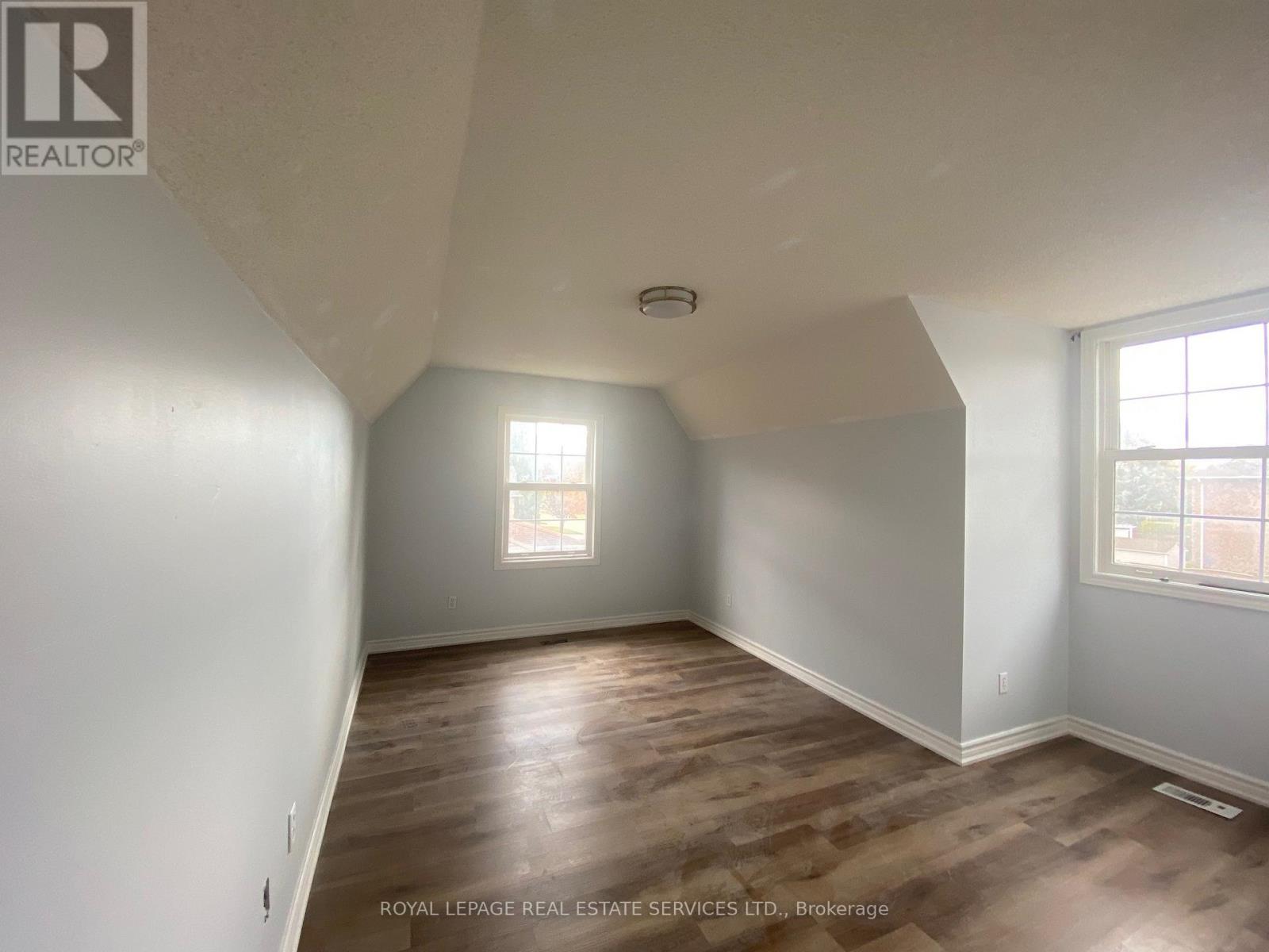 104 Inverhuron Trail, Oakville, Ontario  L6H 5Z4 - Photo 12 - W12444039