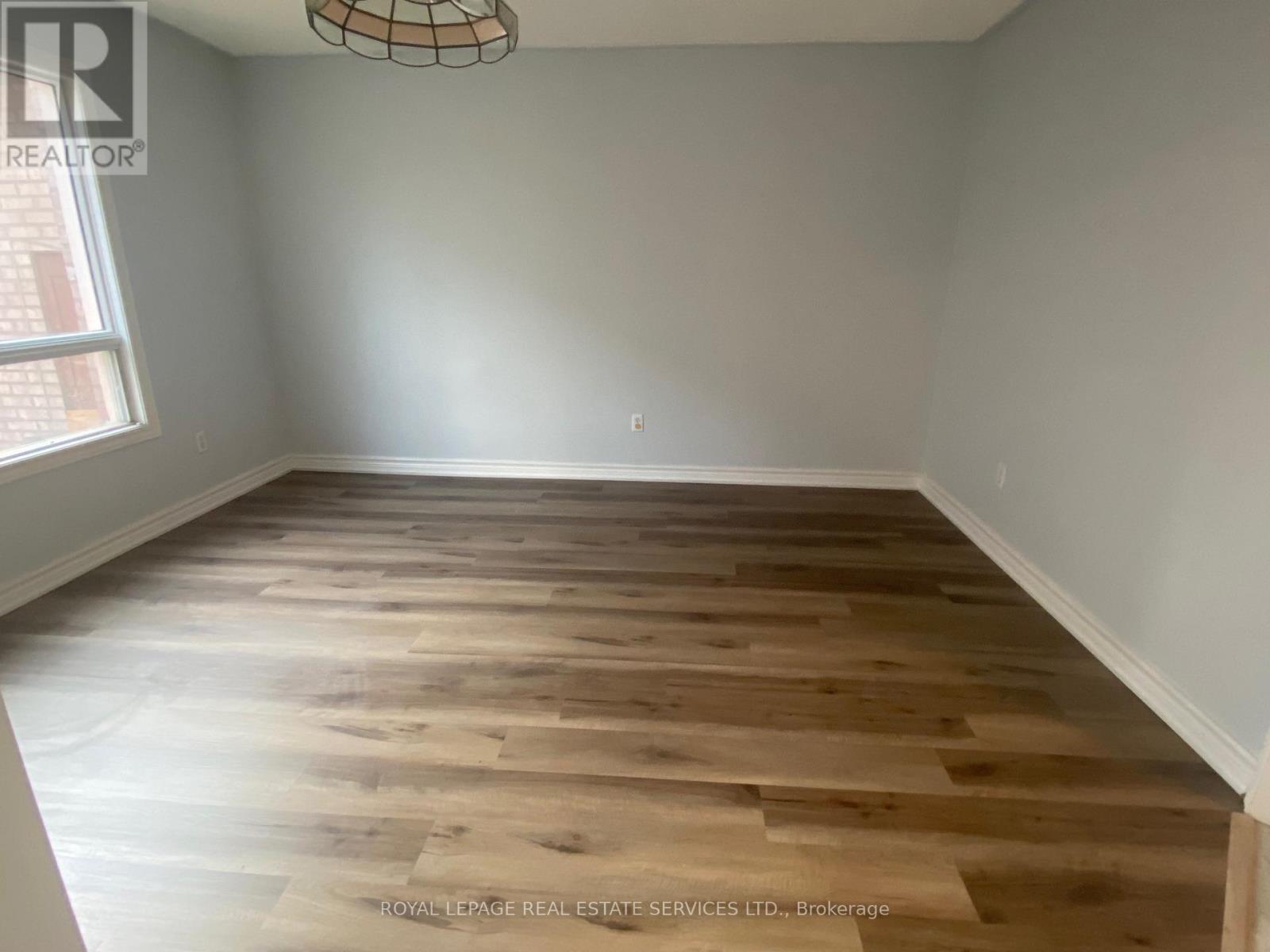 104 Inverhuron Trail, Oakville, Ontario  L6H 5Z4 - Photo 4 - W12444039
