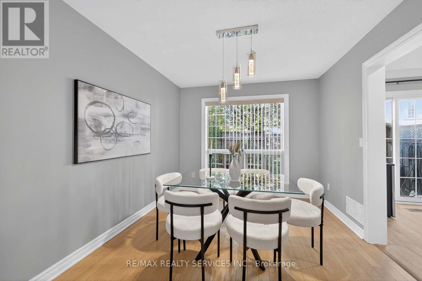 8 Hartnell Square, Brampton (Central Park), Ontario  L6S 5W7 - Photo 10 - W12444068