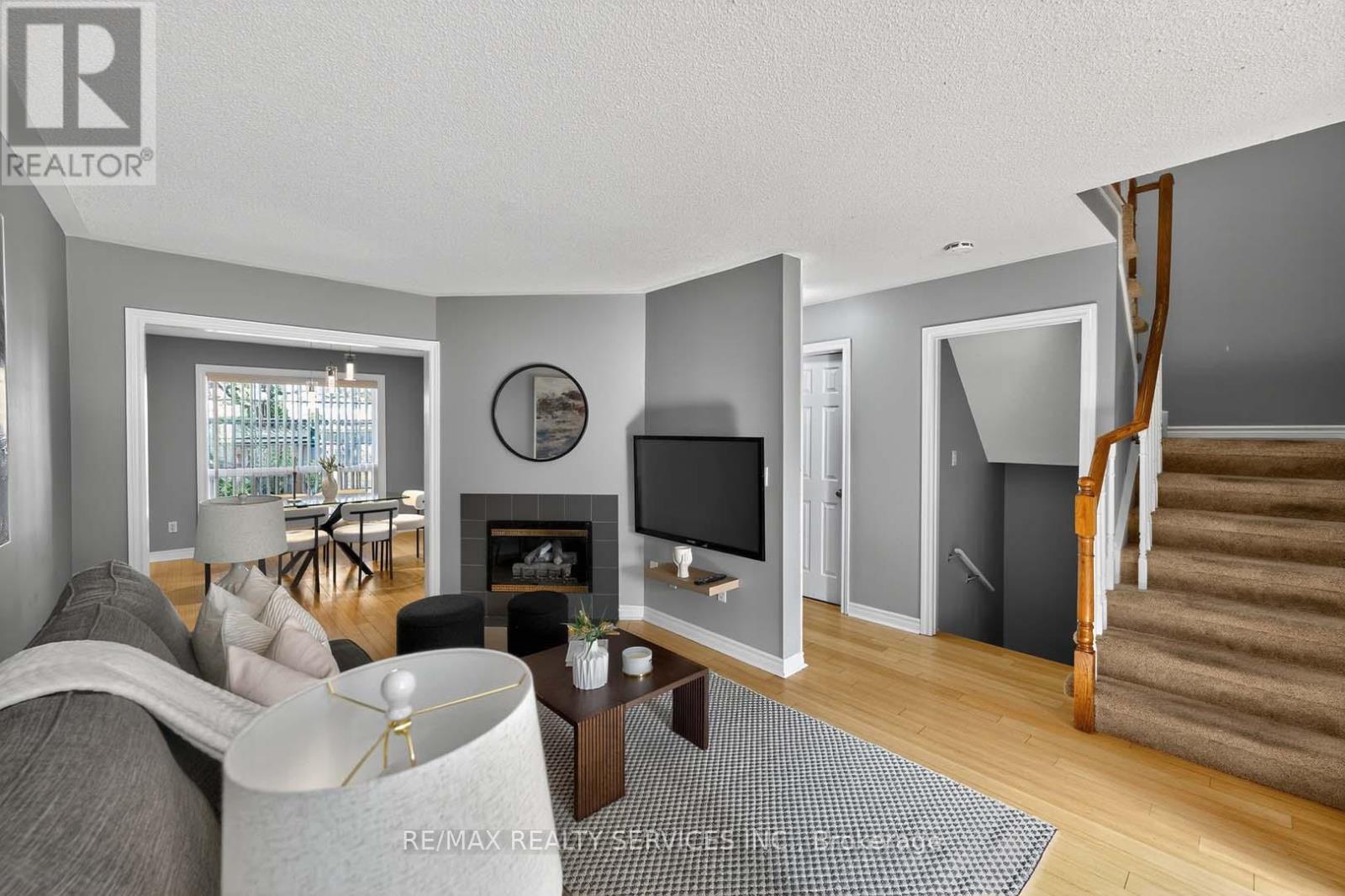 8 Hartnell Square, Brampton (Central Park), Ontario  L6S 5W7 - Photo 6 - W12444068