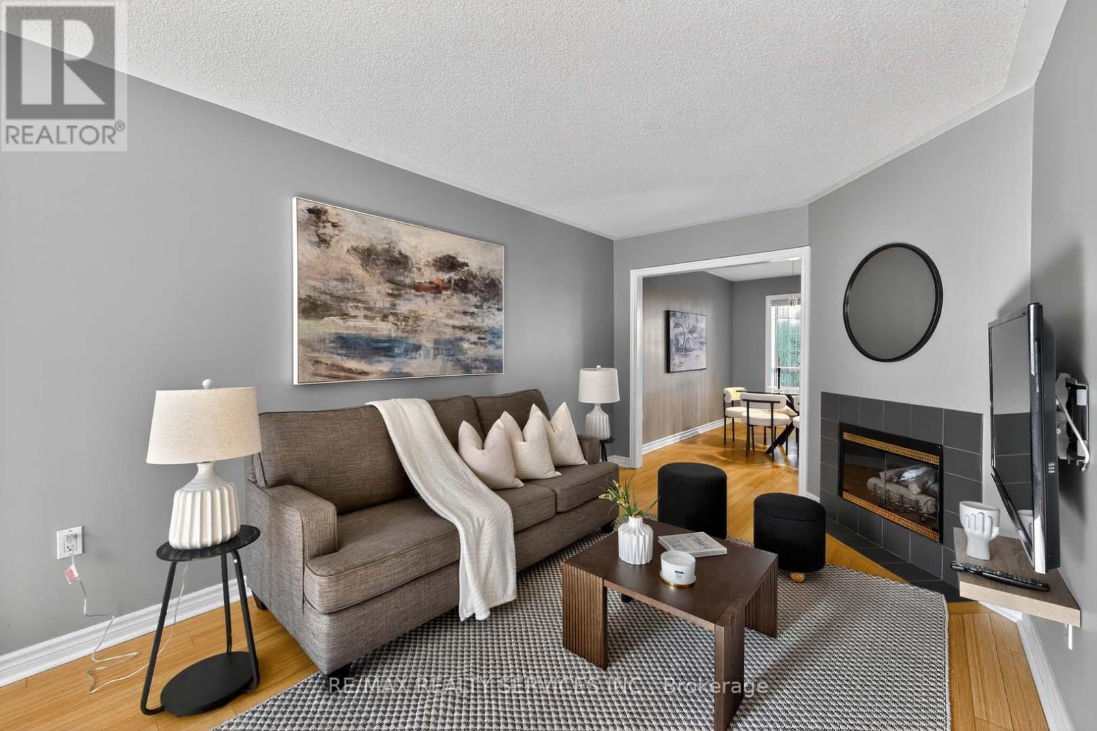 8 Hartnell Square, Brampton (Central Park), Ontario  L6S 5W7 - Photo 7 - W12444068