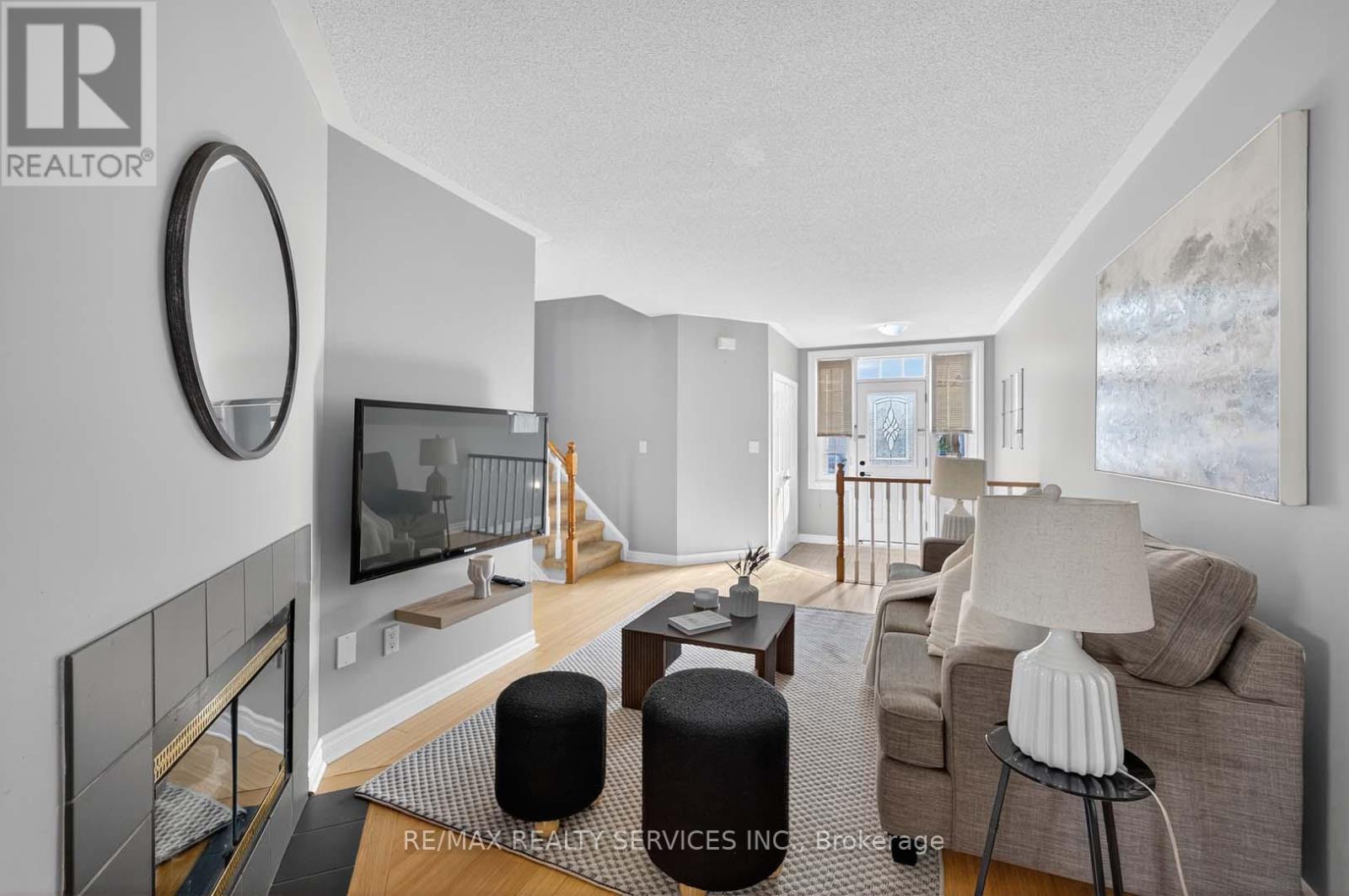 8 Hartnell Square, Brampton (Central Park), Ontario  L6S 5W7 - Photo 9 - W12444068