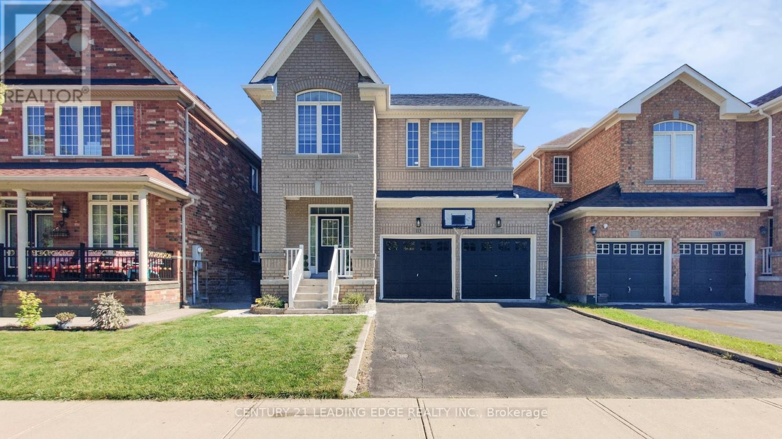 113 Sugarhill Drive, Brampton (Fletcher's Meadow), Ontario  L7A 3X3 - Photo 1 - W12444086