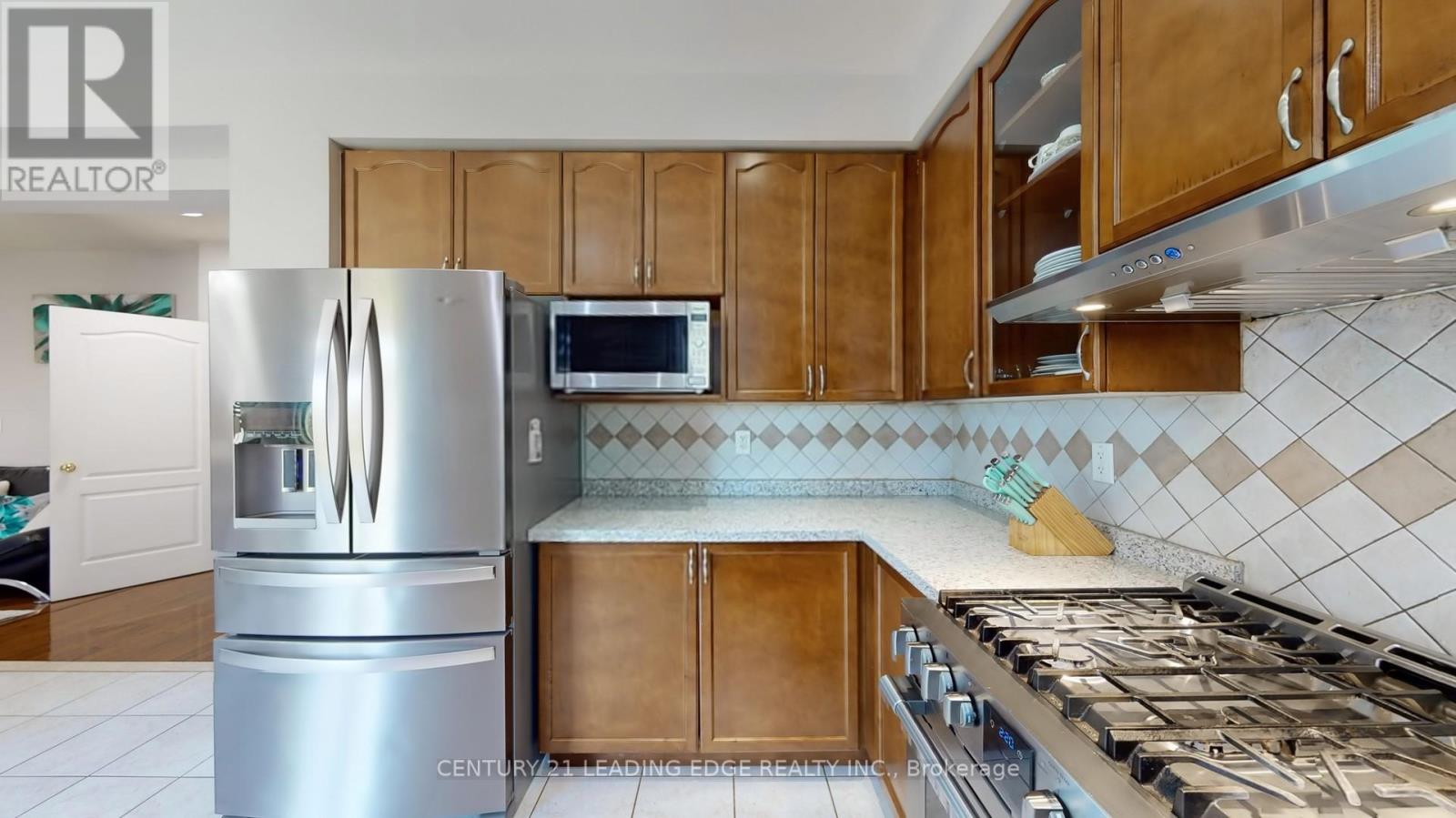 113 Sugarhill Drive, Brampton (Fletcher's Meadow), Ontario  L7A 3X3 - Photo 13 - W12444086
