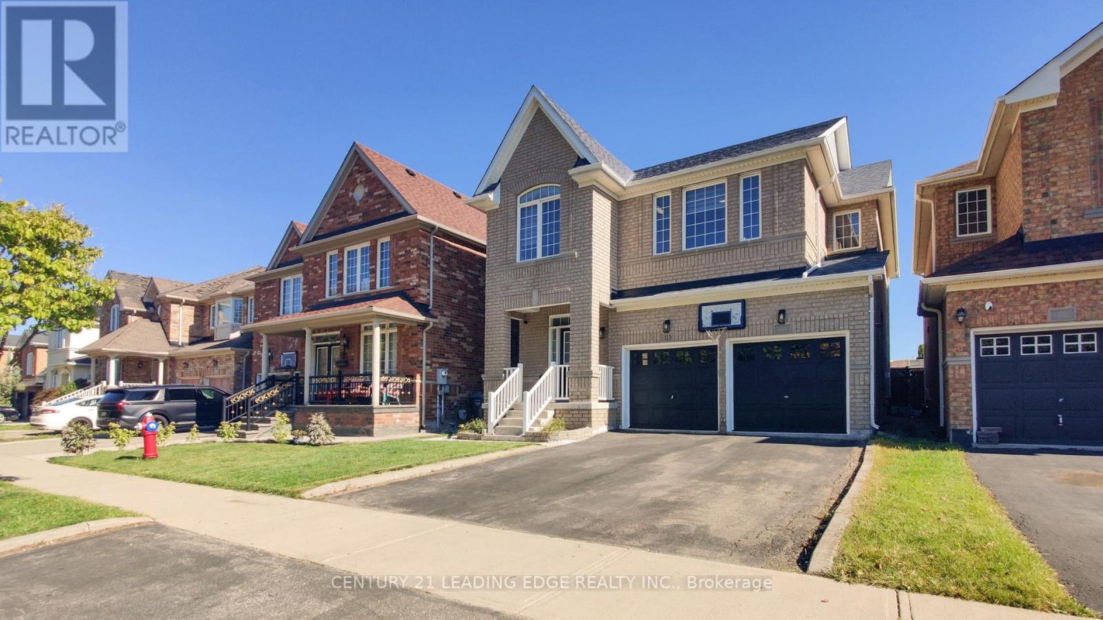 113 Sugarhill Drive, Brampton (Fletcher's Meadow), Ontario  L7A 3X3 - Photo 2 - W12444086