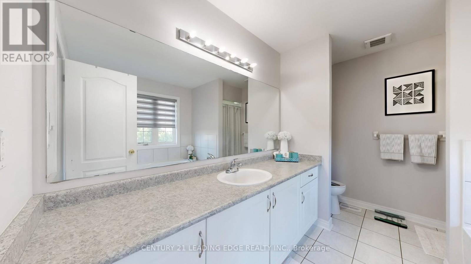 113 Sugarhill Drive, Brampton (Fletcher's Meadow), Ontario  L7A 3X3 - Photo 23 - W12444086
