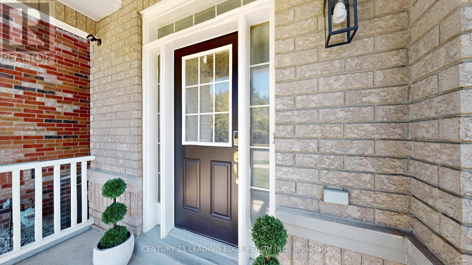 113 Sugarhill Drive, Brampton (Fletcher's Meadow), Ontario  L7A 3X3 - Photo 3 - W12444086
