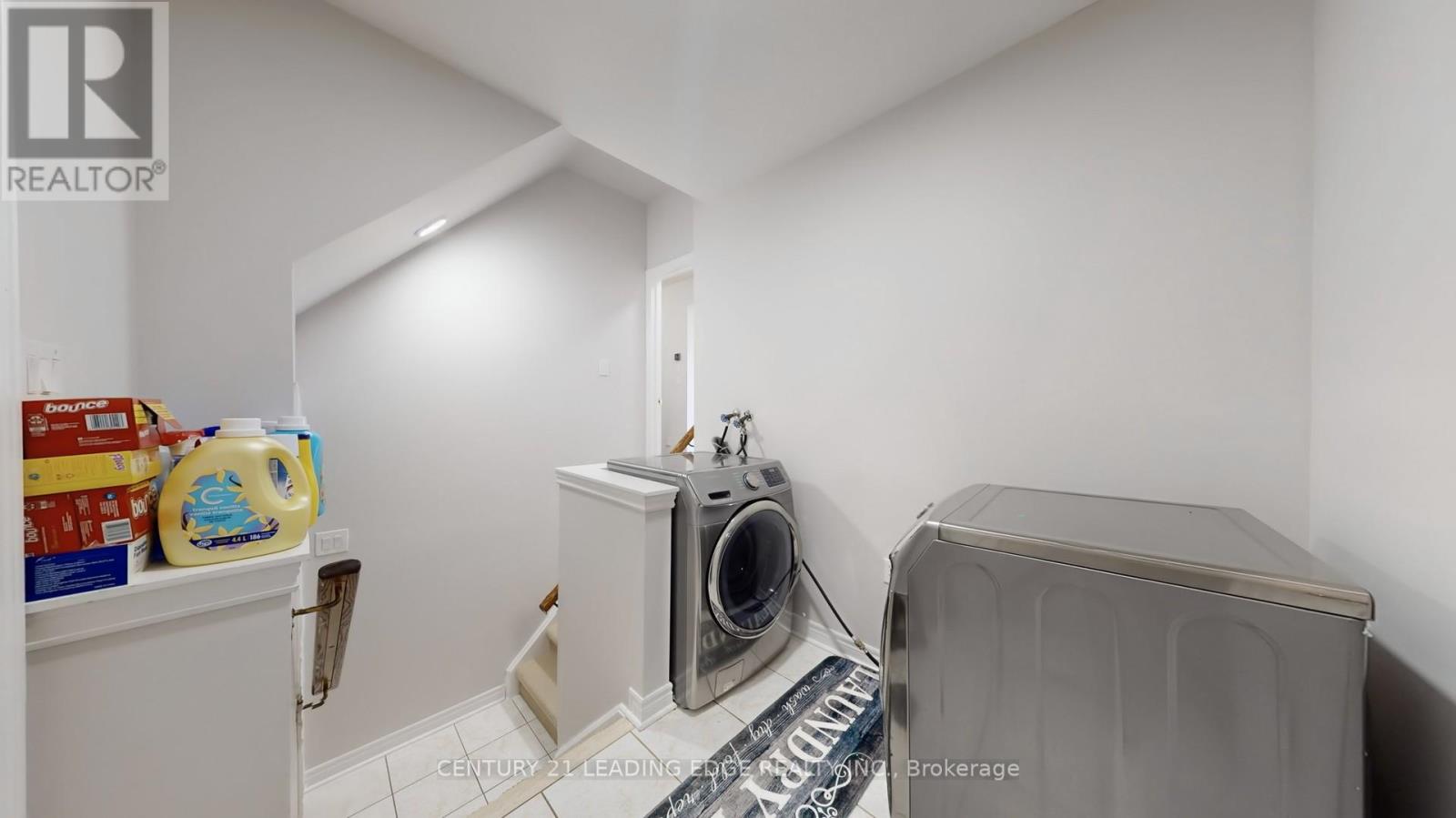 113 Sugarhill Drive, Brampton (Fletcher's Meadow), Ontario  L7A 3X3 - Photo 32 - W12444086