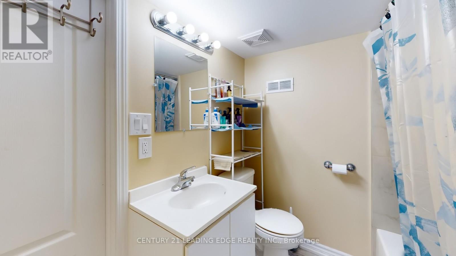 113 Sugarhill Drive, Brampton (Fletcher's Meadow), Ontario  L7A 3X3 - Photo 39 - W12444086