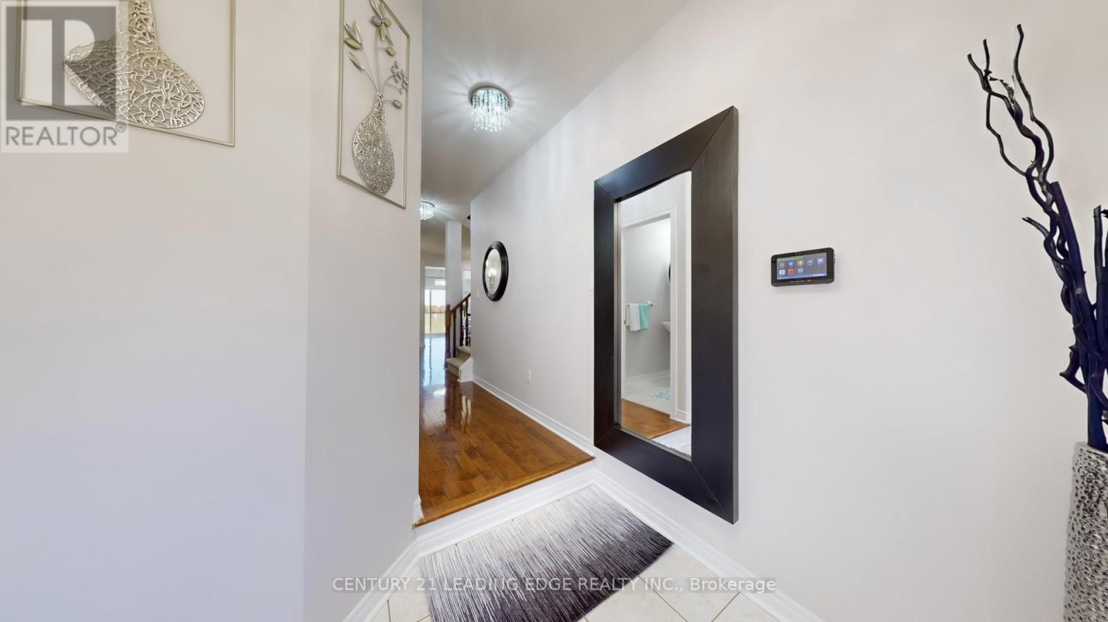 113 Sugarhill Drive, Brampton (Fletcher's Meadow), Ontario  L7A 3X3 - Photo 4 - W12444086