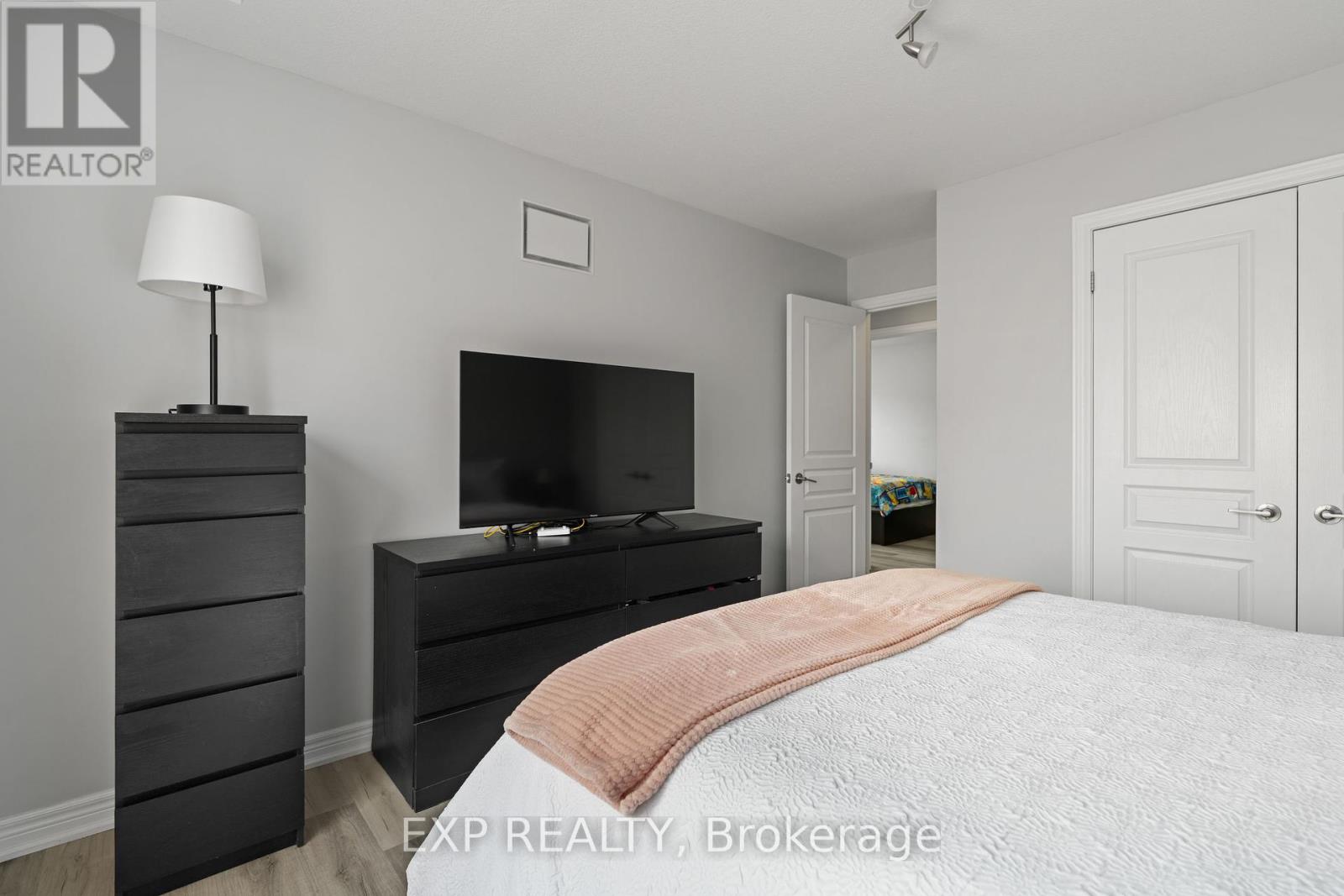 92 - 1401 Plains Road E, Burlington, Ontario  L7R 3P9 - Photo 7 - W12444094