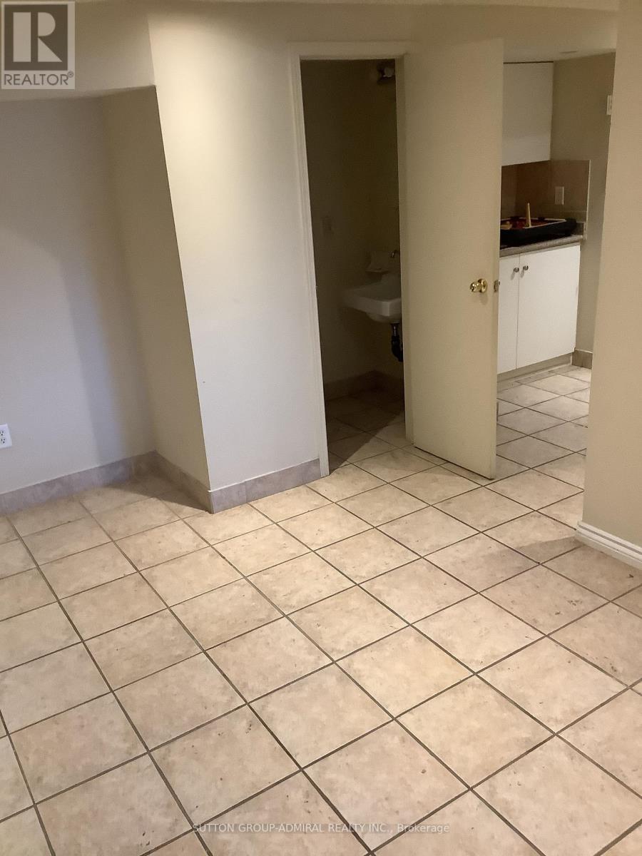 1634 Weston Road W, Toronto, Ontario  M9N 1T9 - Photo 4 - W12444095