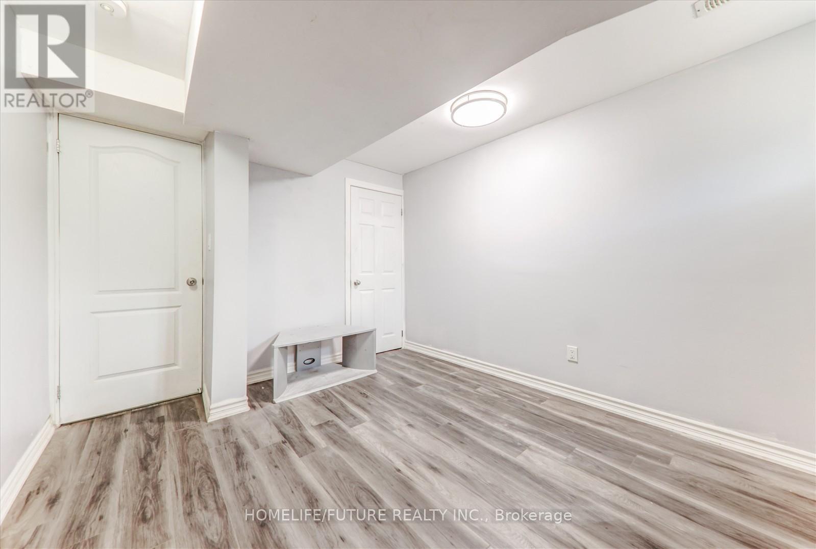 69 Heatherdale Drive, Brampton (Fletcher's Meadow), Ontario  L7A 2H4 - Photo 34 - W12444102
