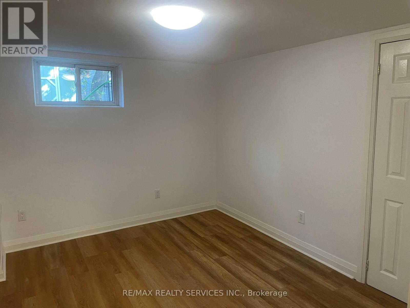 Lower - 2 Craig Street, Brampton, Ontario  L6Y 1H9 - Photo 17 - W12444104