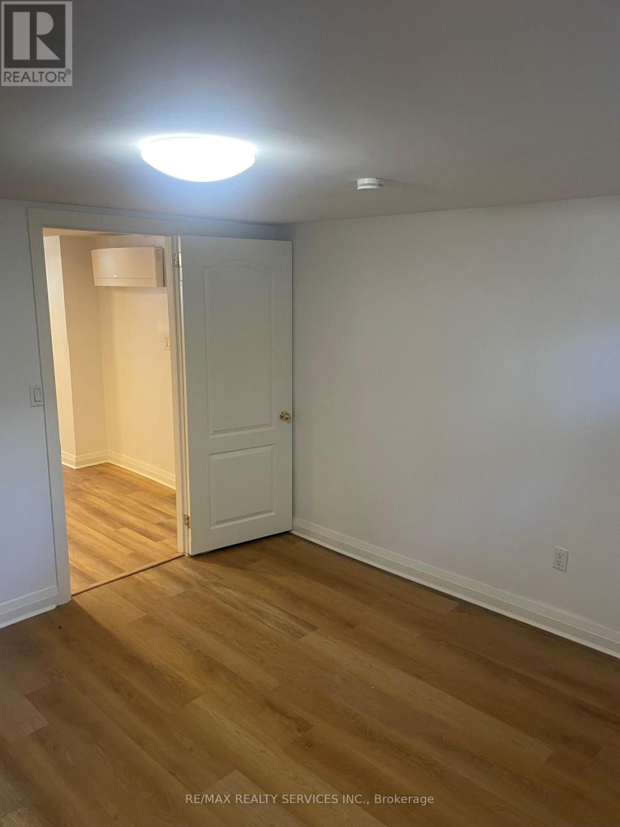 Lower - 2 Craig Street, Brampton, Ontario  L6Y 1H9 - Photo 19 - W12444104