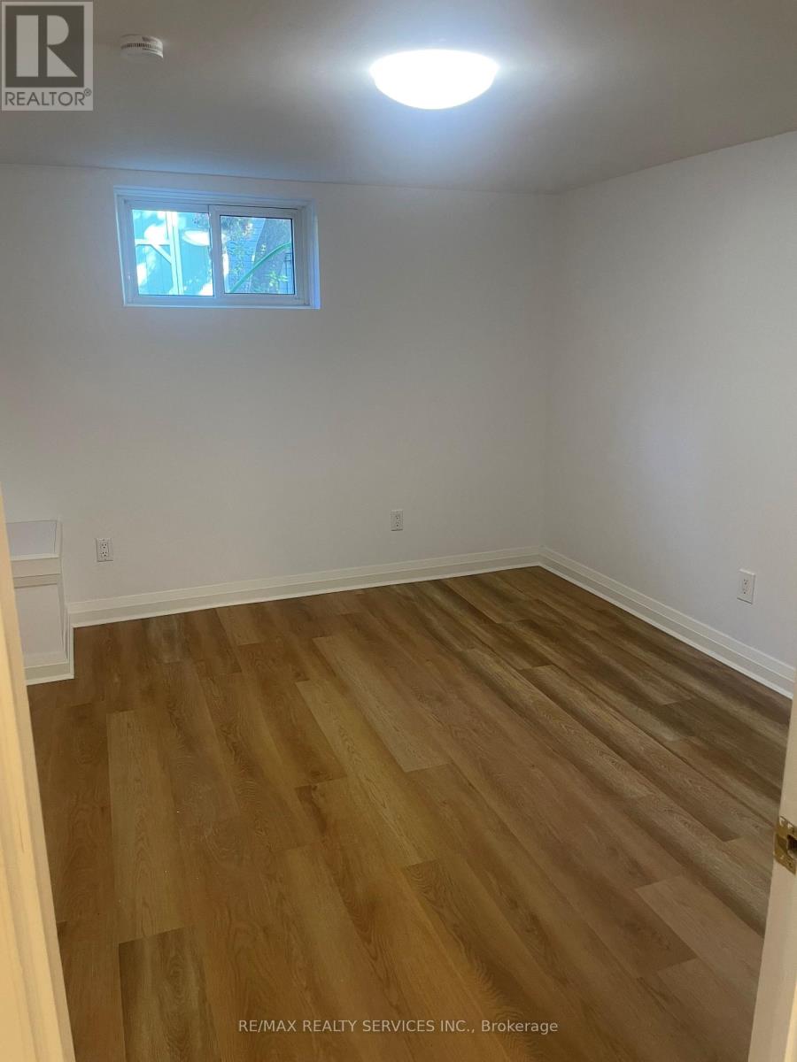 Lower - 2 Craig Street, Brampton, Ontario  L6Y 1H9 - Photo 20 - W12444104