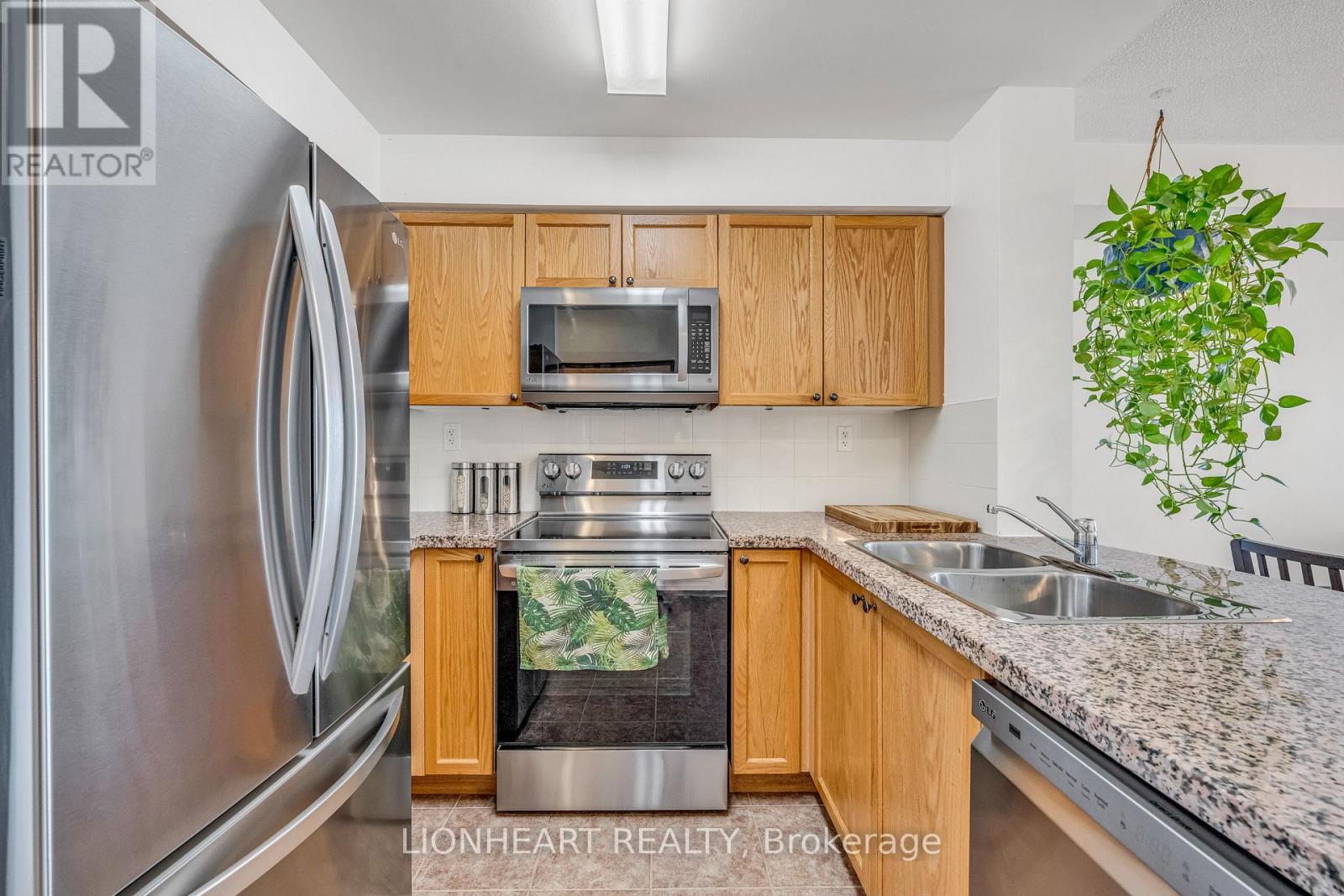 709 - 5 Michael Power Place, Toronto, Ontario  M9A 0A3 - Photo 17 - W12444107