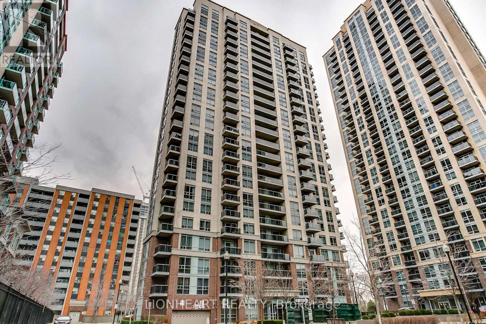 709 - 5 Michael Power Place, Toronto, Ontario  M9A 0A3 - Photo 4 - W12444107