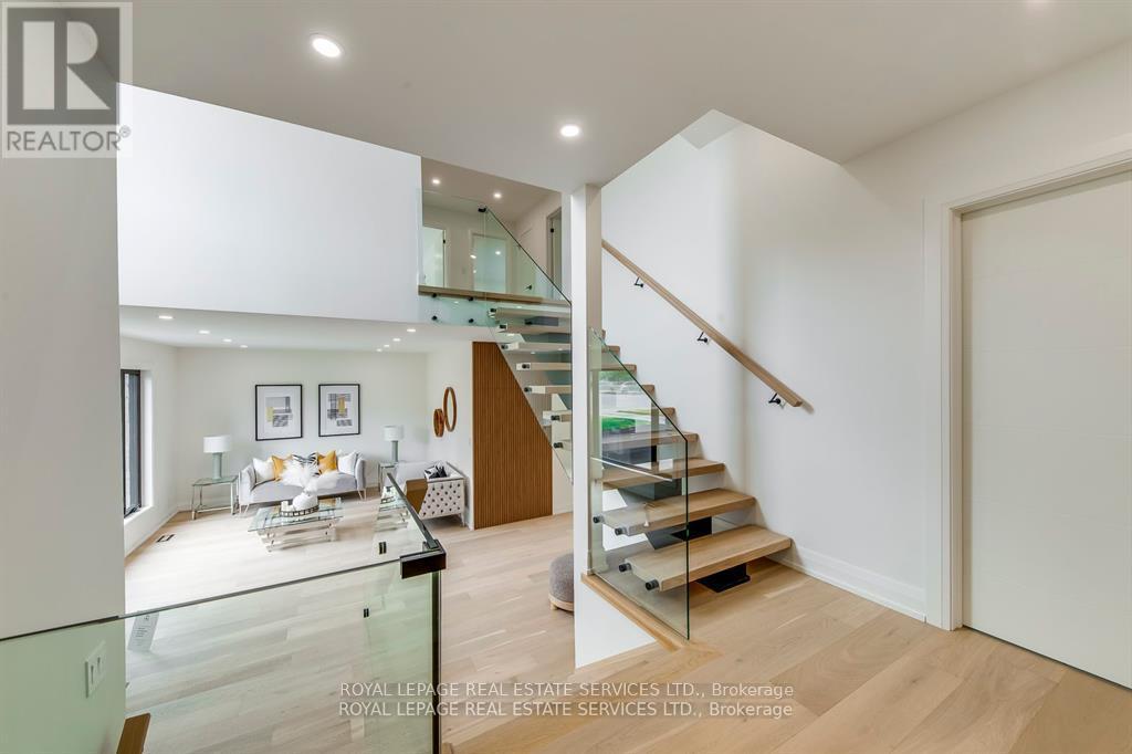 559 Walkers Line, Burlington, Ontario  L7N 2E4 - Photo 14 - W12444136