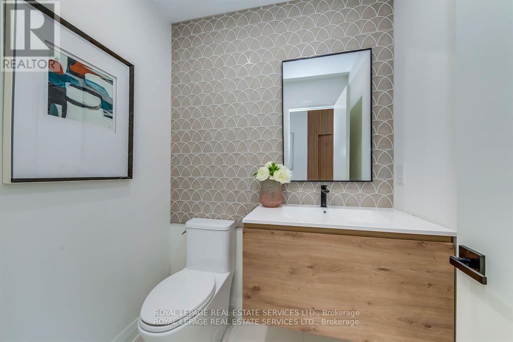 559 Walkers Line, Burlington, Ontario  L7N 2E4 - Photo 21 - W12444136