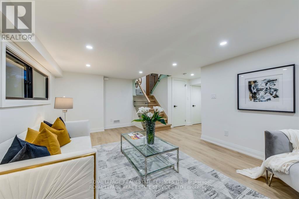 559 Walkers Line, Burlington, Ontario  L7N 2E4 - Photo 40 - W12444136