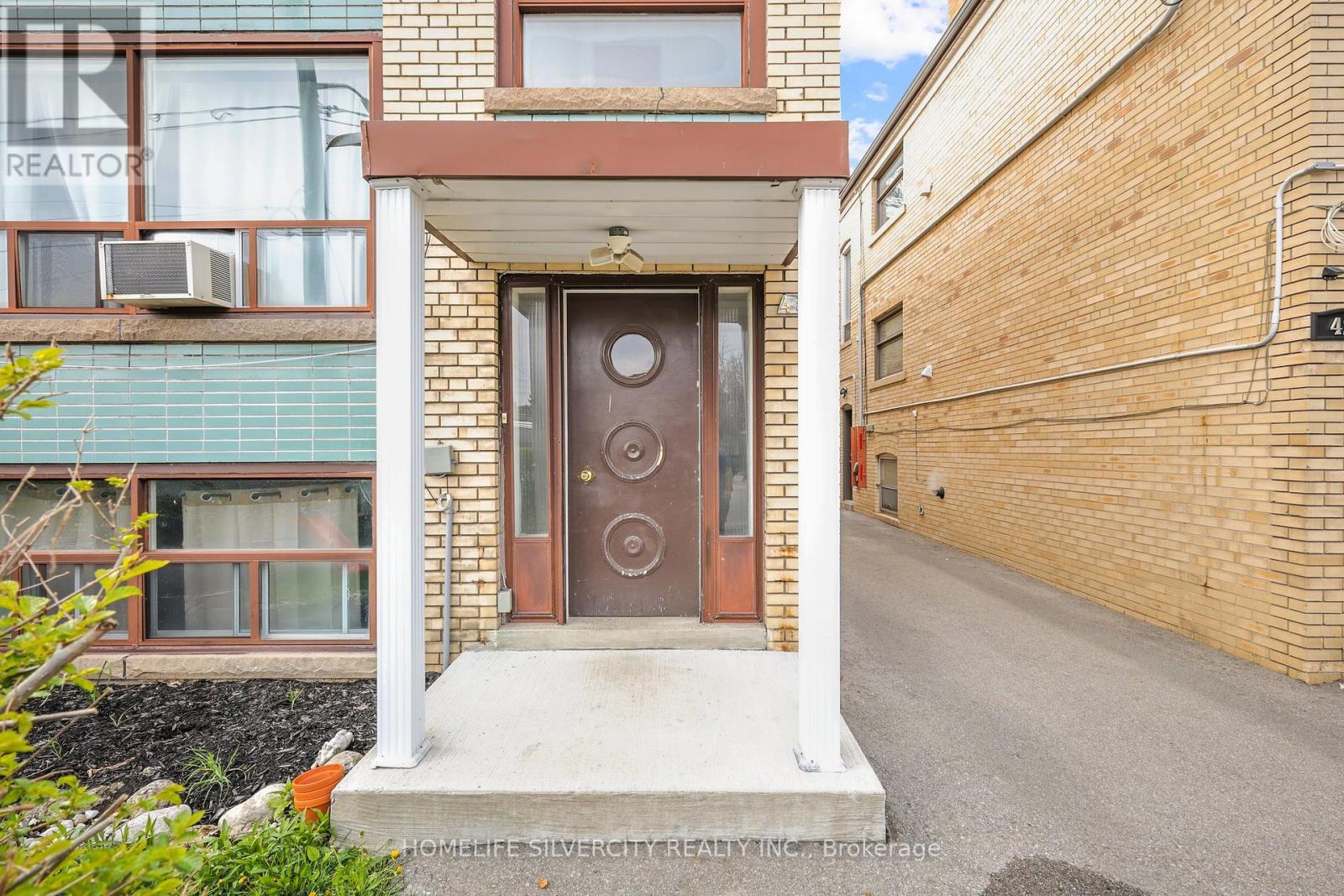1 - 430 Ridelle Avenue, Toronto, Ontario  M6B 1K4 - Photo 2 - W12444148
