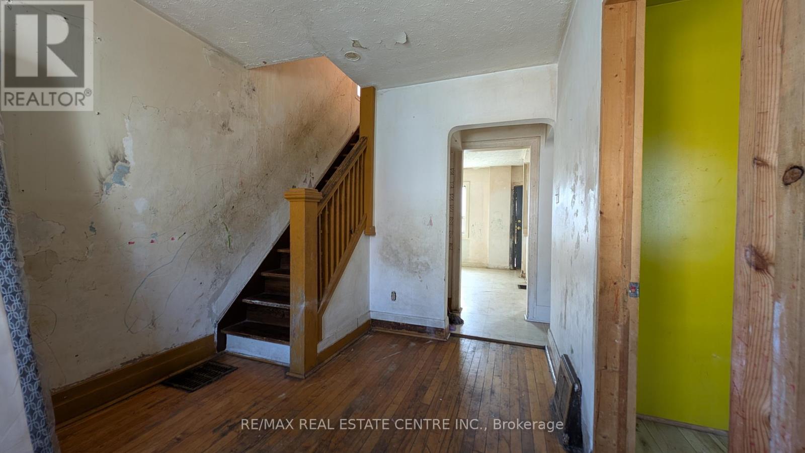 68 Magill Street, Hamilton (Strathcona), Ontario  L8R 2Y5 - Photo 10 - X12444028