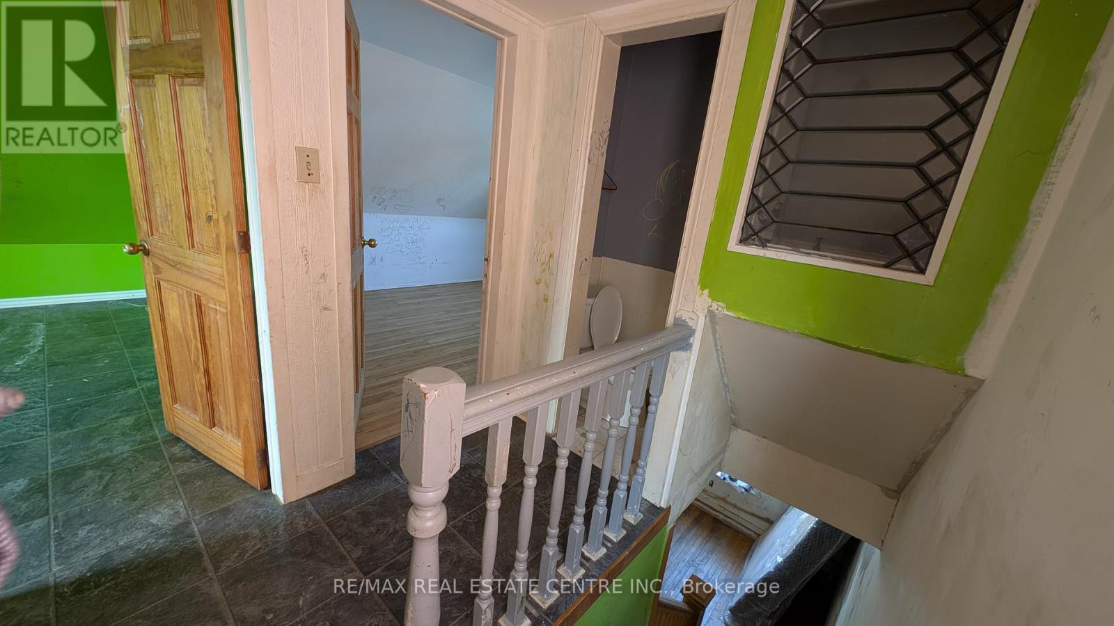 68 Magill Street, Hamilton (Strathcona), Ontario  L8R 2Y5 - Photo 7 - X12444028