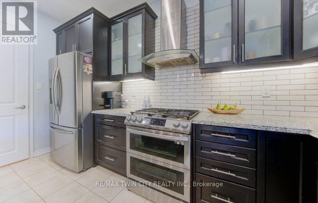 231 Grovehill Crescent, Kitchener, Ontario  N2R 0K8 - Photo 10 - X12444061