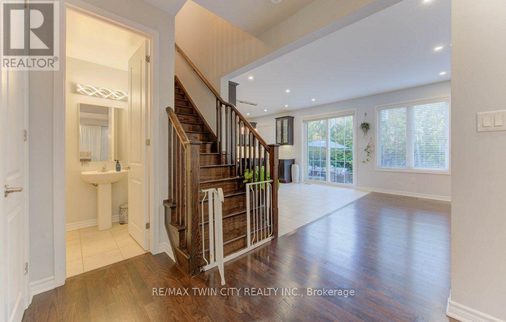 231 Grovehill Crescent, Kitchener, Ontario  N2R 0K8 - Photo 15 - X12444061