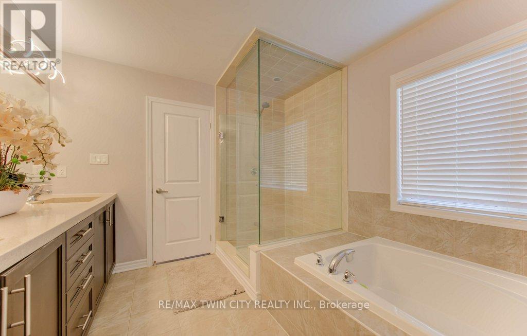 231 Grovehill Crescent, Kitchener, Ontario  N2R 0K8 - Photo 22 - X12444061