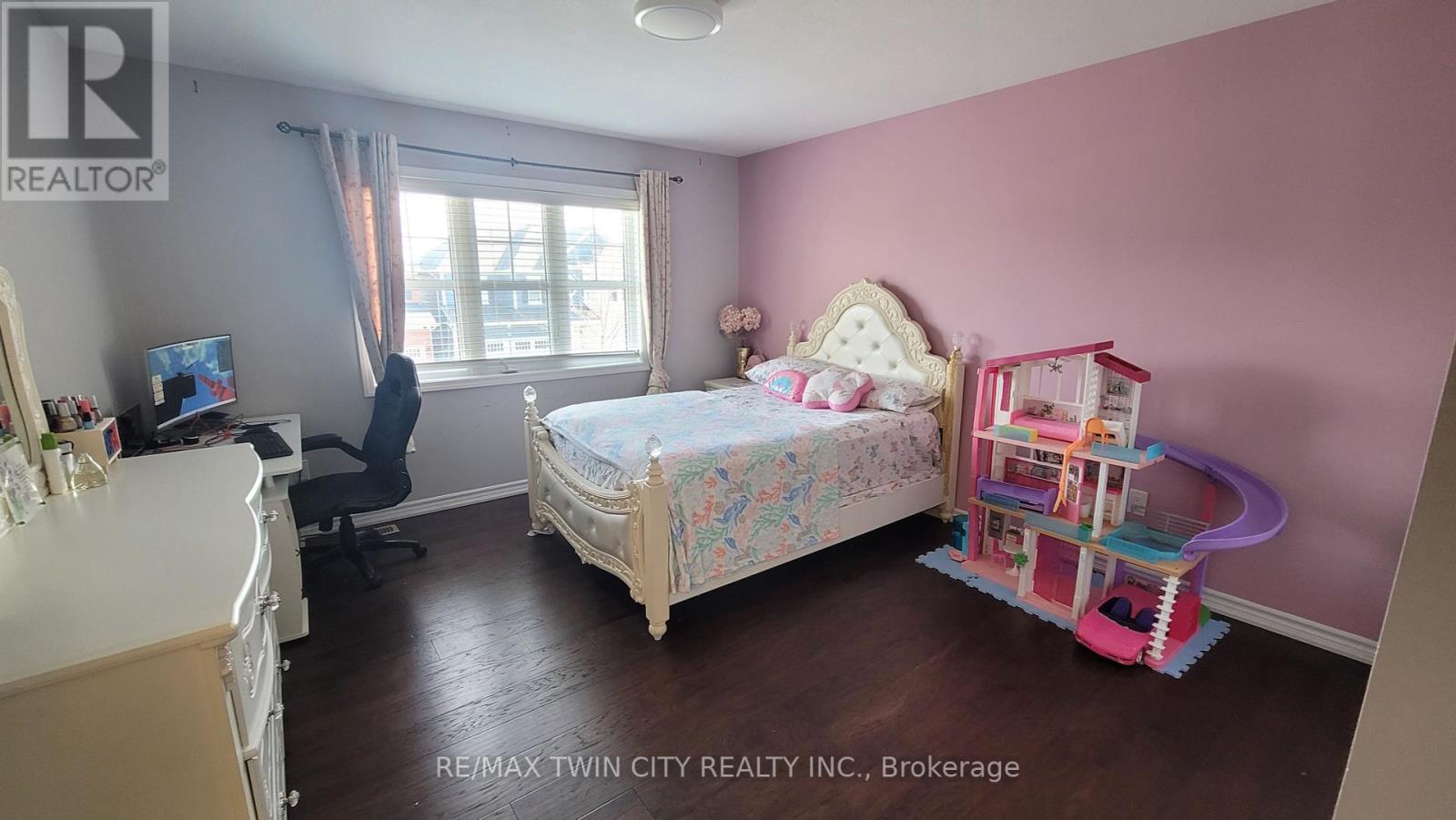 231 Grovehill Crescent, Kitchener, Ontario  N2R 0K8 - Photo 24 - X12444061