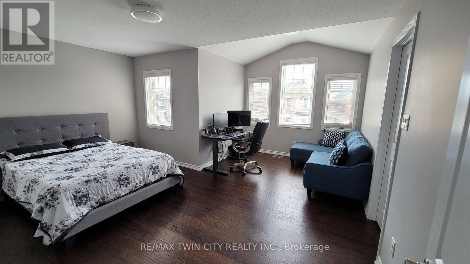 231 Grovehill Crescent, Kitchener, Ontario  N2R 0K8 - Photo 26 - X12444061